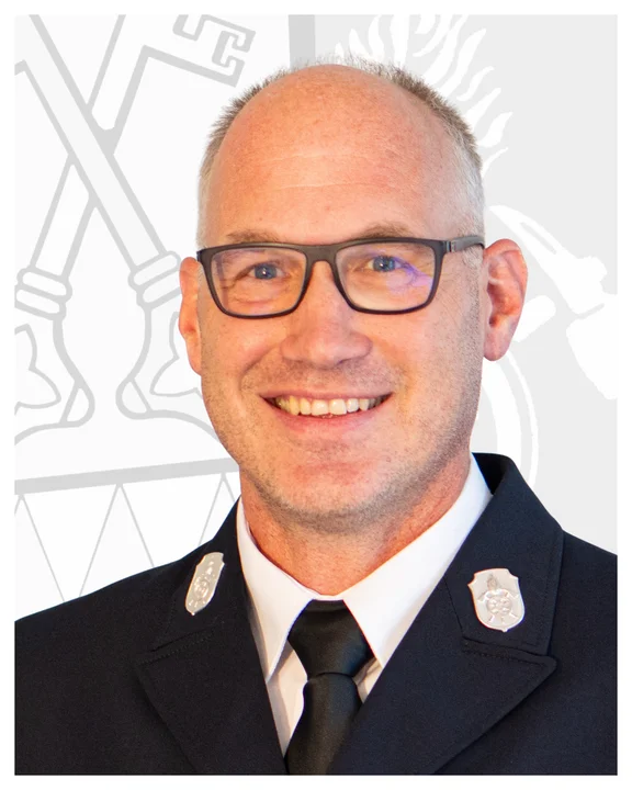 Uniform weiss Baumgartner.png