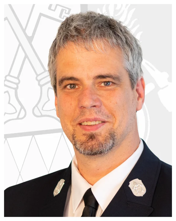 Uniform weiss Pfnür.png